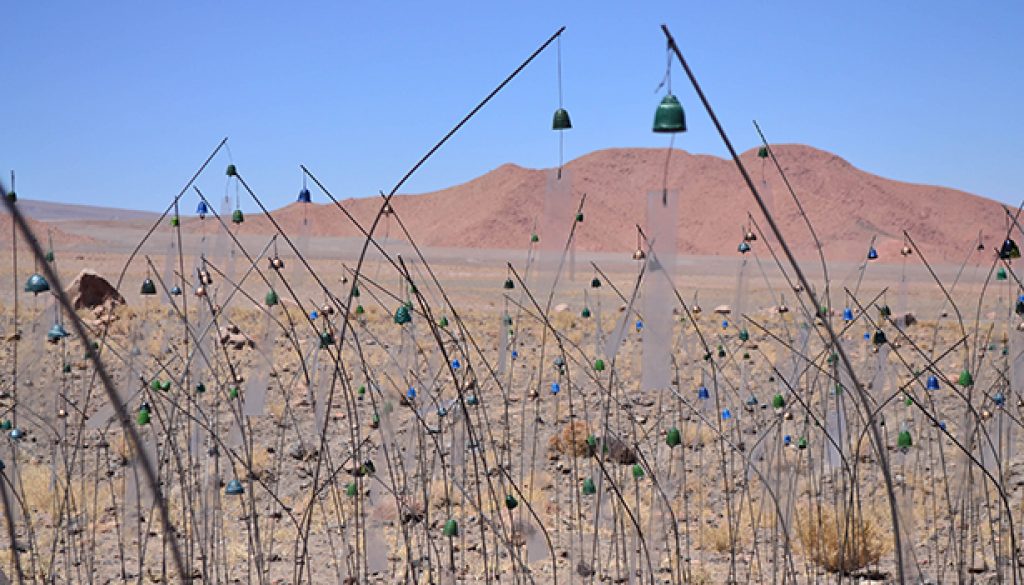Christian Boltanski - campanelli nel deserto