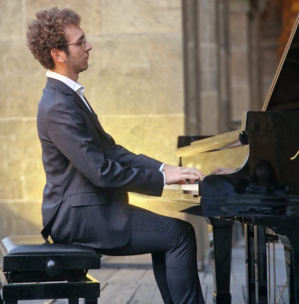Edoardo Bonfissuto - pianista - foto dal web