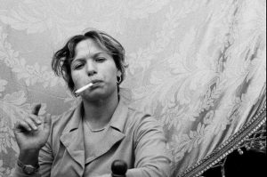 Donna che fuma, Catania - 1984 © Letizia Battaglia