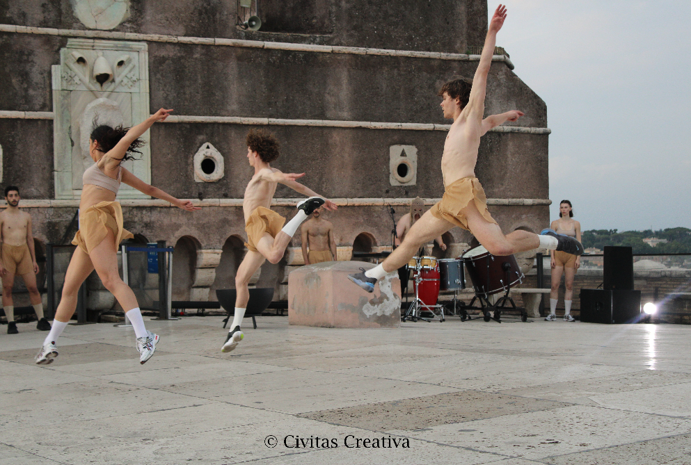 We - the Angel - performance danzante - Foto di Civitas Creativa