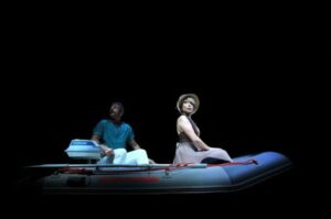 Euridice Axen e Giuseppe Zeno in Travolti da un insolito destino nell’azzurro mare d’agosto