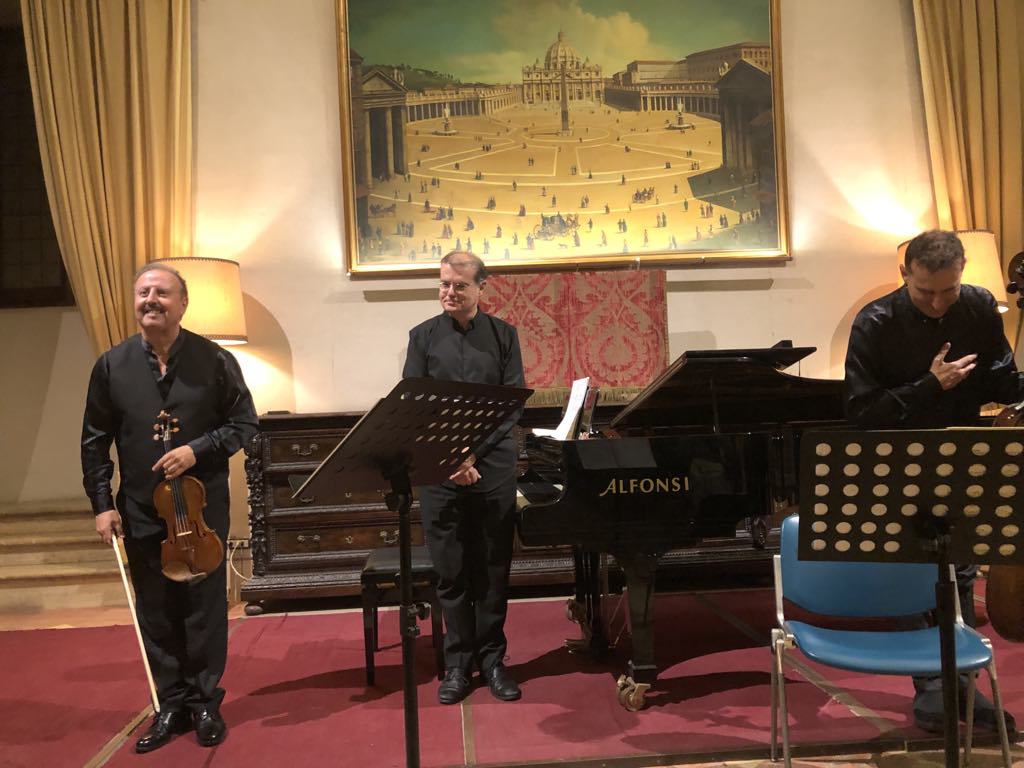 Trio Solistas Internacionales, Carlos Apellániz, Joaquín Palomares e David Apellániz