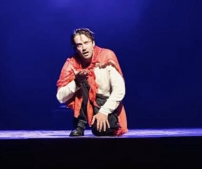 Annoni è in scena per il suo monologo finale